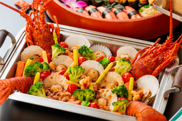 伊勢海老と帆立のトマトソースパスタ